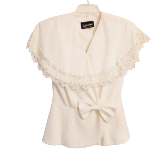 S.l Fashion White Vintage Floral Deyail Wrap Top Size Small - Picture 1 of 12